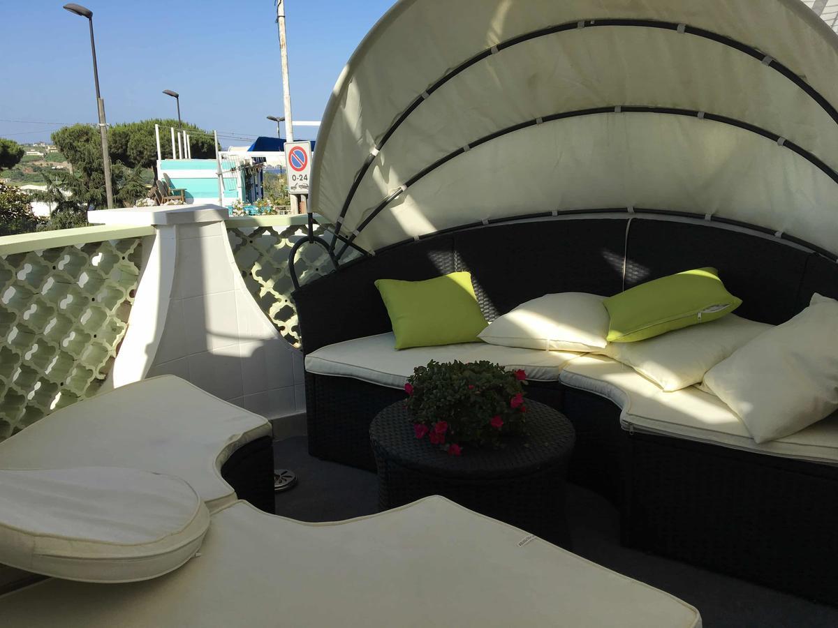 Residence R&B Tyrrhenum Монте ди Прочида Екстериор снимка